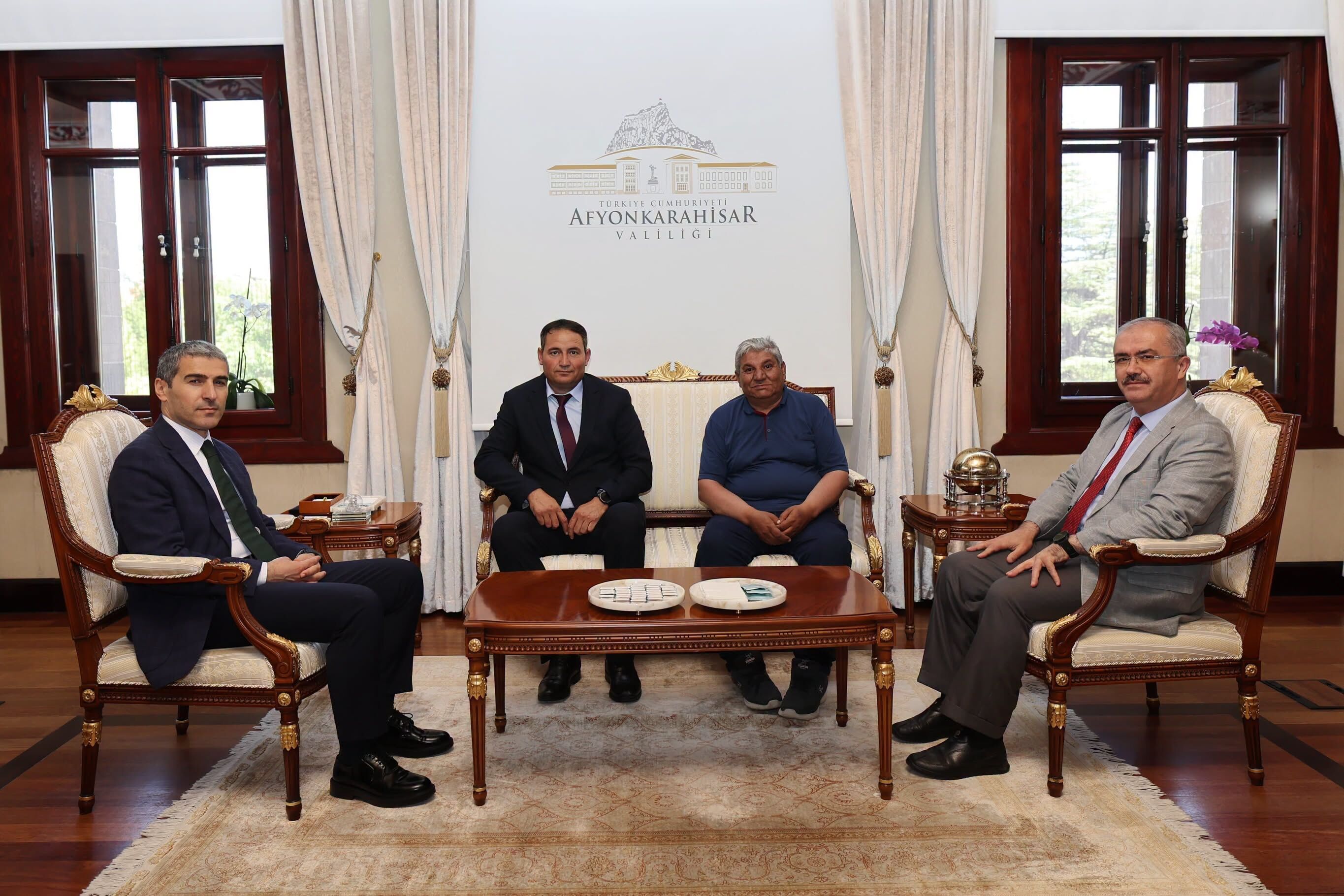 Afyon Valiliği’nde Anlamlı Buluşma (2)