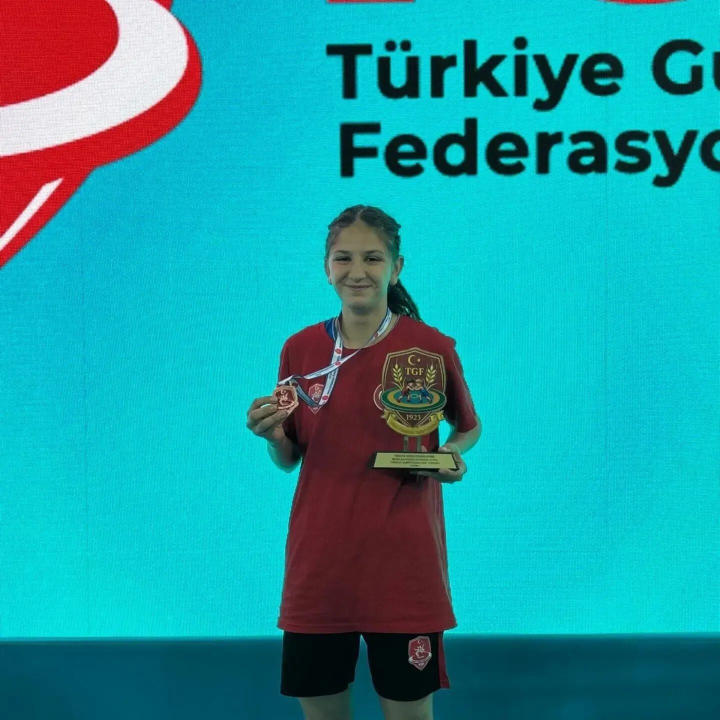 Afyonlu Güreşçiler Ankara’dan Madalyalarla Döndü (4)