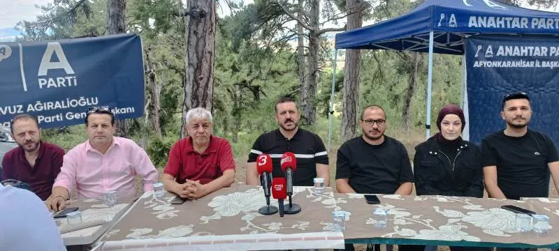 Anahtar Parti Afyon Teşkilatından Basın Buluşması (1)
