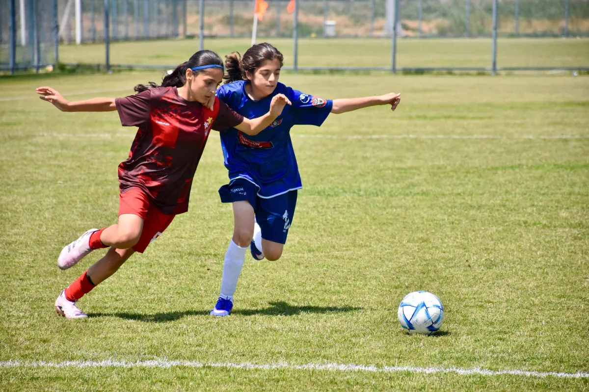 Anali̇g Yıldızlar Futbol Müsabakaları Başladı (2)