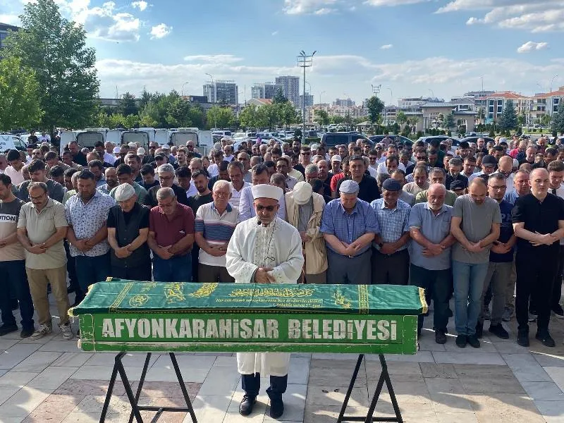 Emekli Ogretmen Abdullah Balik Son Yolculuguna Ugurlandi 2 6A5108Cebeb42