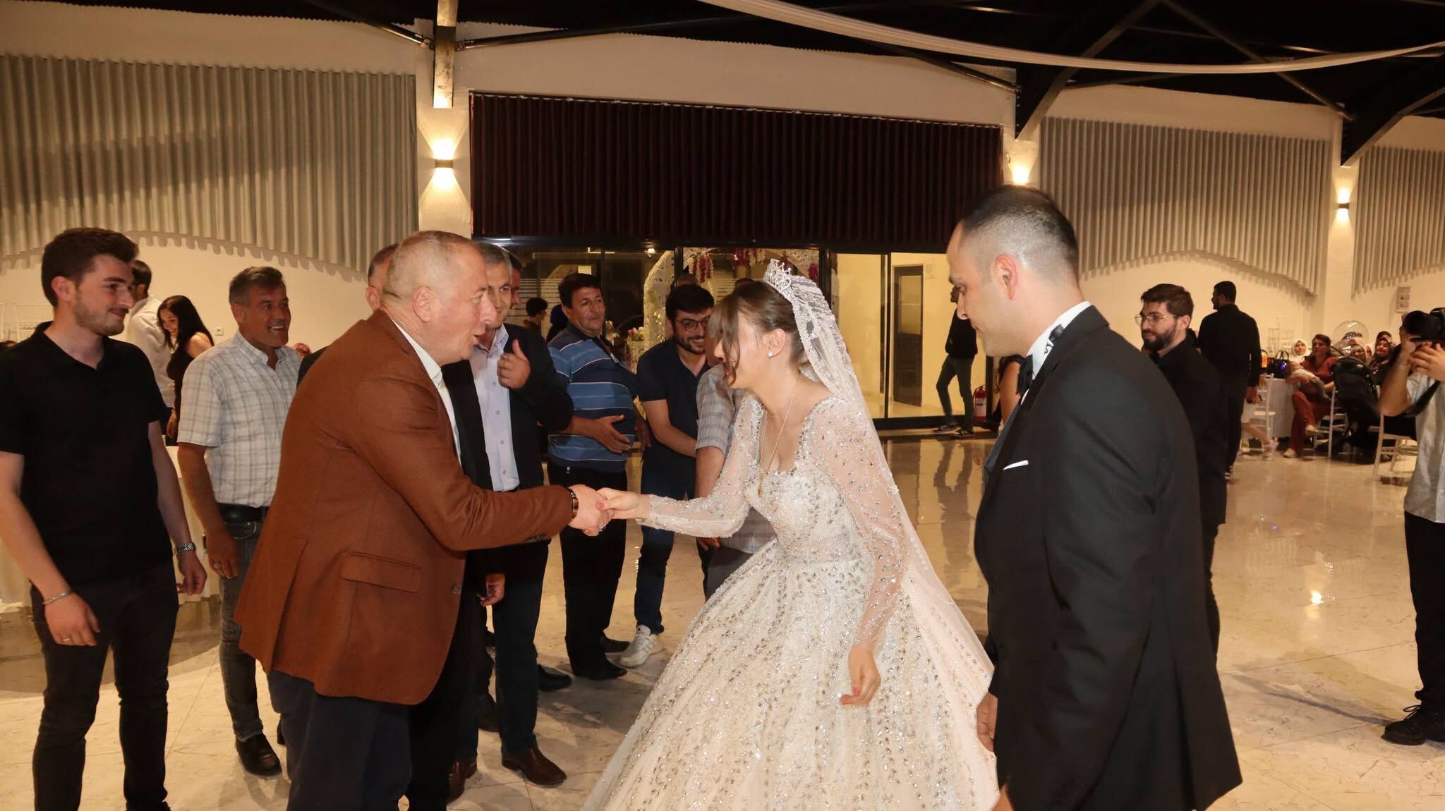 İyi̇ Parti Heyeti Genç Çifte Mutluluklar Diledi (3)