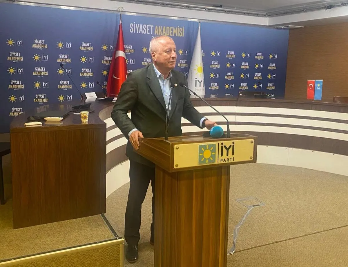 Milletvekili Şeref Olgun Siyaset Akademisi Programına Katıldı1