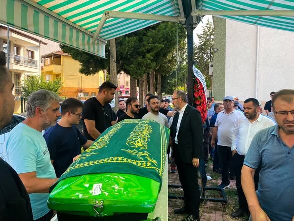 Müdür Öztürk, Onur Doğan’ı Son Yolculuğuna Uğurladı1