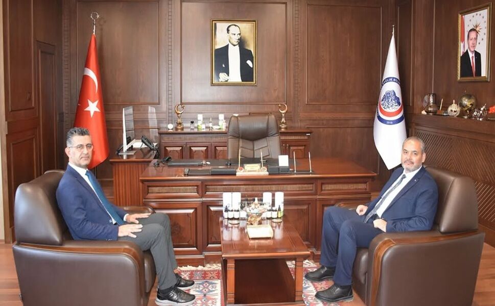 Rektör Aslan, Müdür Süt Ile Görüştü1
