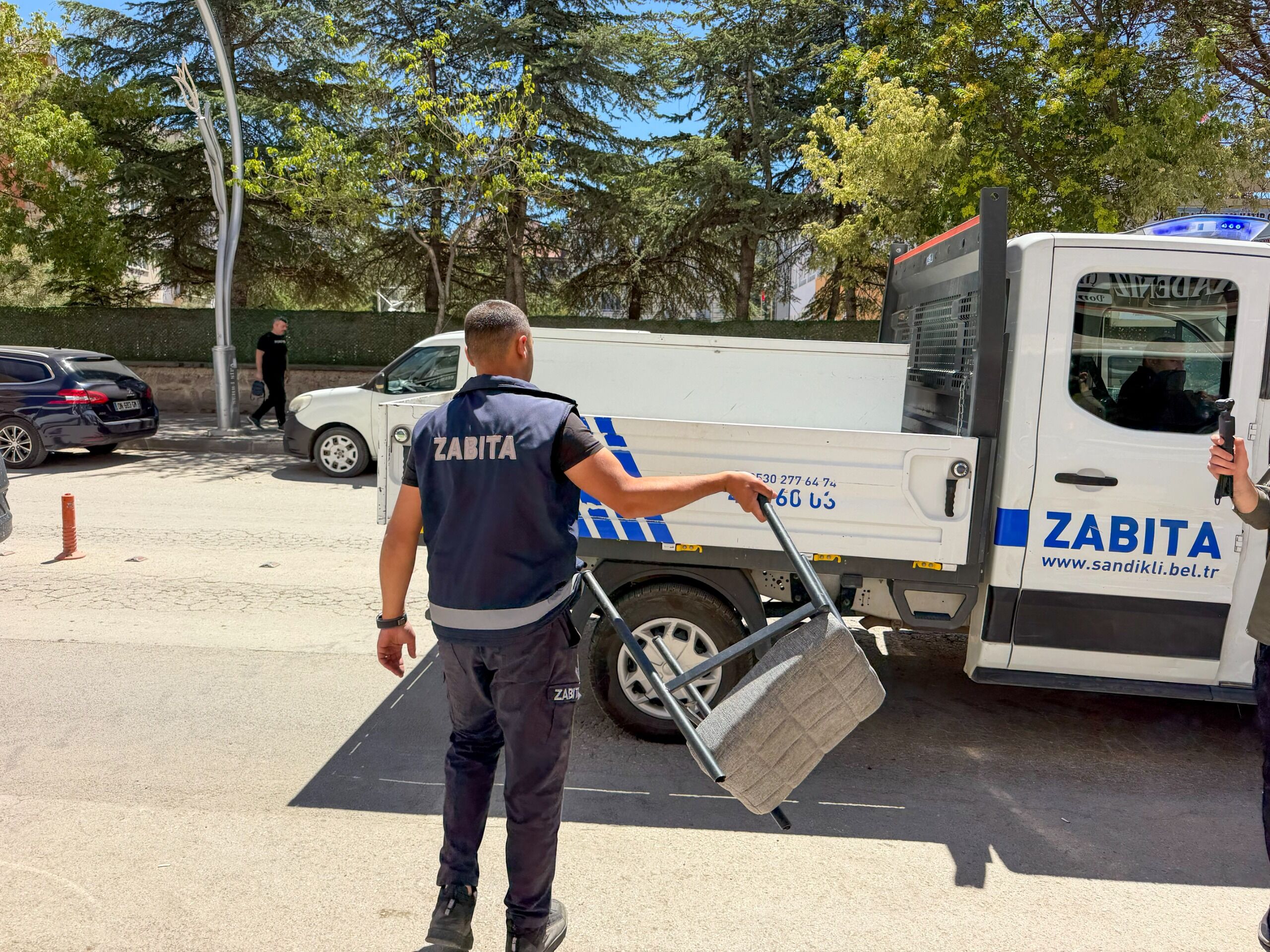 Sandikli Beledi̇yesi̇’nden Yaya Güvenli̇ği̇ Hamlesi̇ (3)