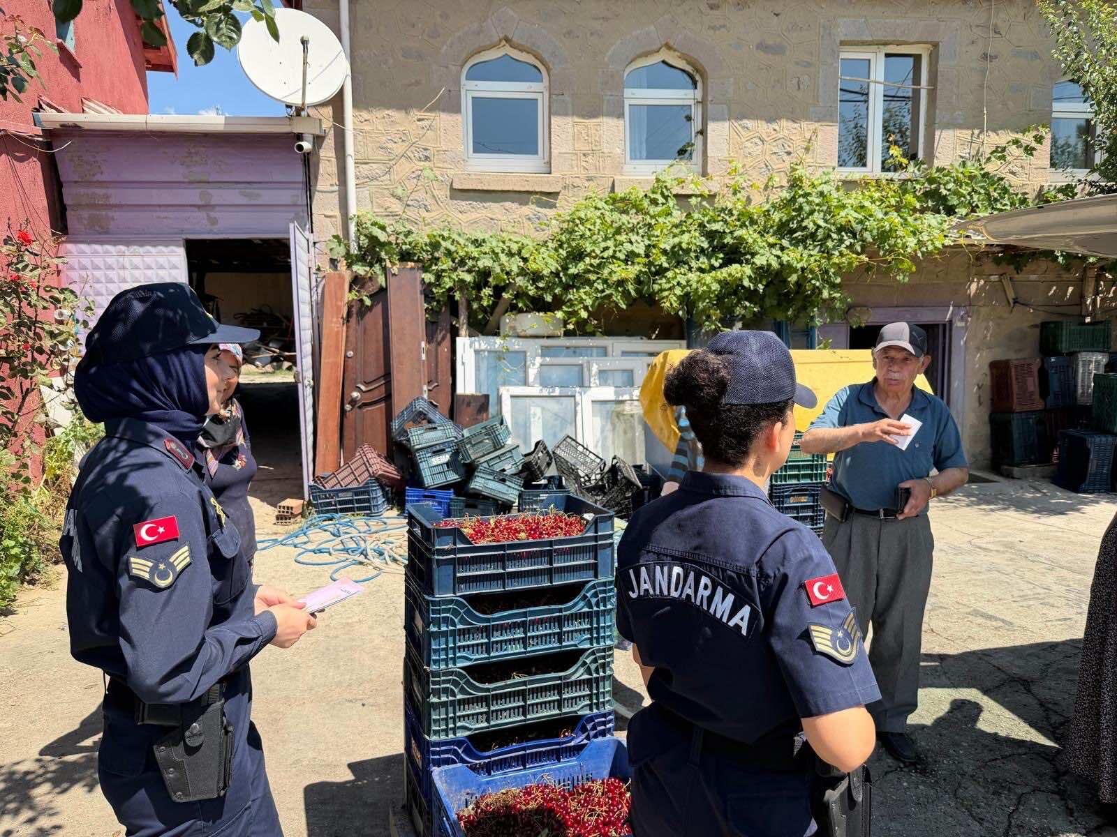 Sinanpaşa’da Kadına Şiddetle Mücadele Eğitimi (2)