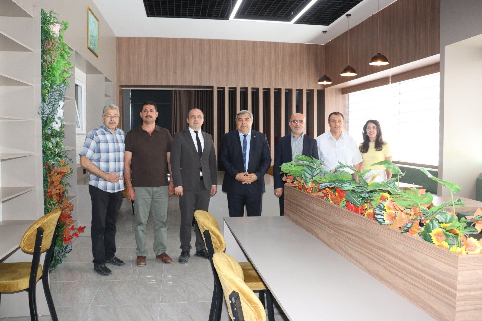 Sinanpaşa’da Vefat Eden Öğrencilerin Anısına Kütüphane (1)