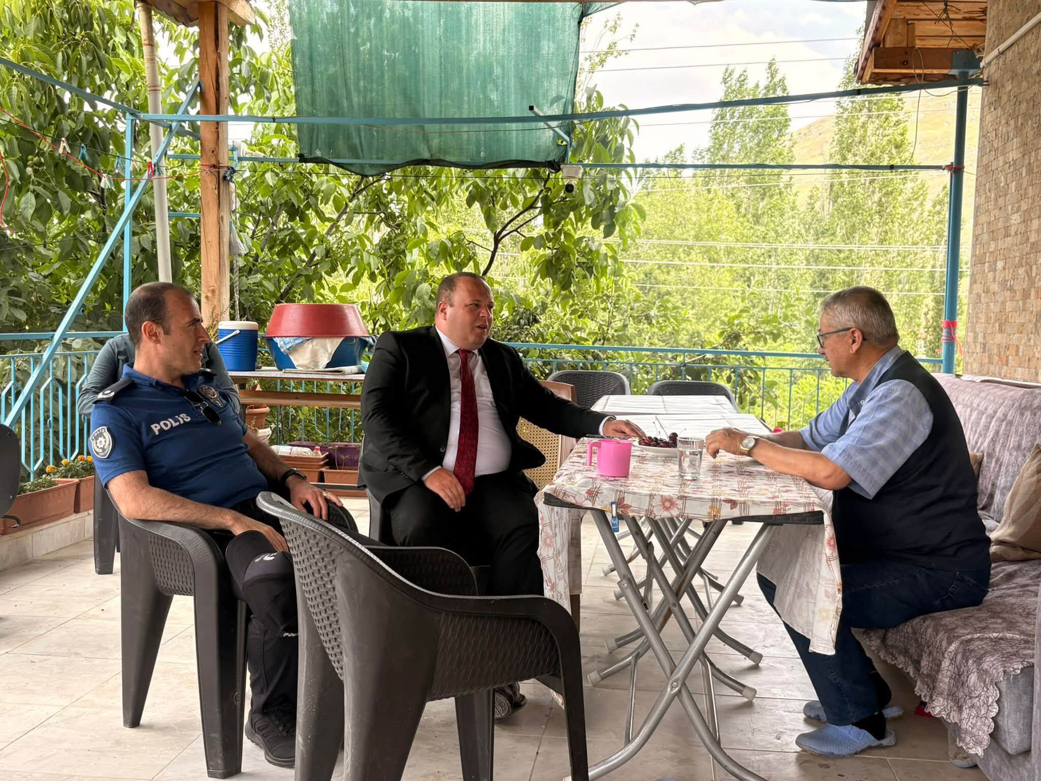 Şuhut Kaymakamı İzzet Cem Ese