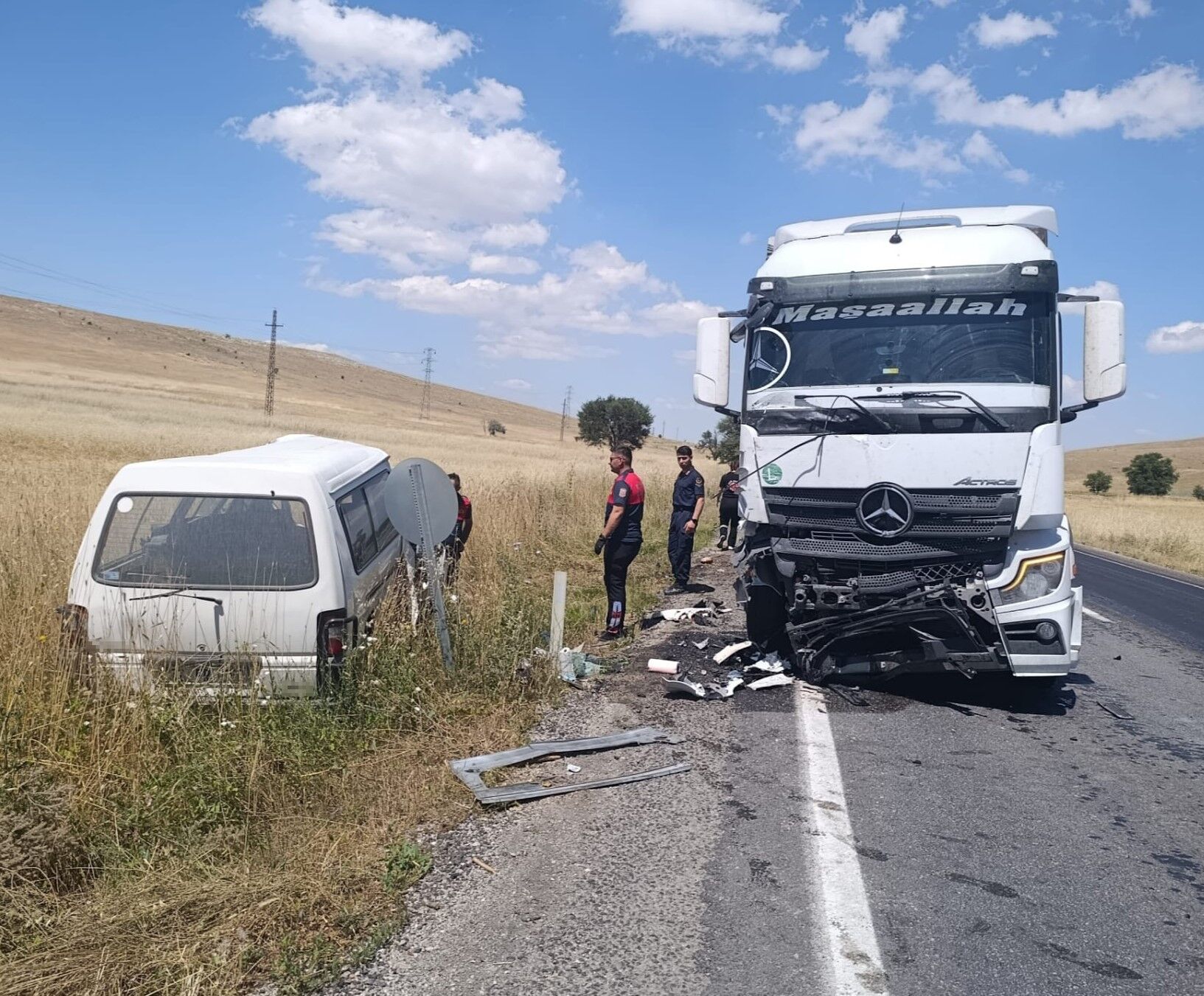 Tırla Çarpışan Minibüsün Şoförü Hayatını Kaybetti (1)