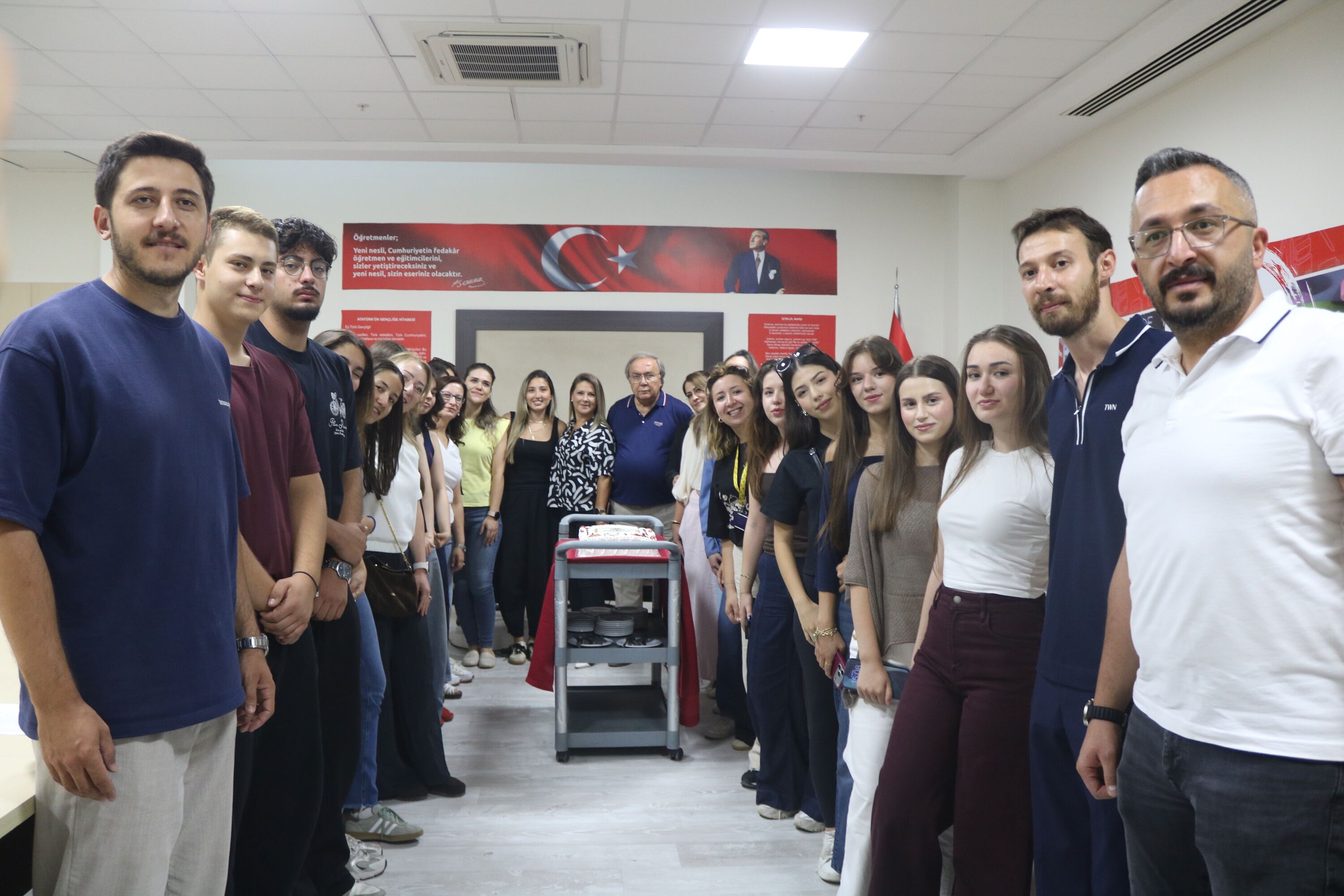 Afyon Bahçeşehir Koleji Mezunlarını Gururla Uğurladı (5)