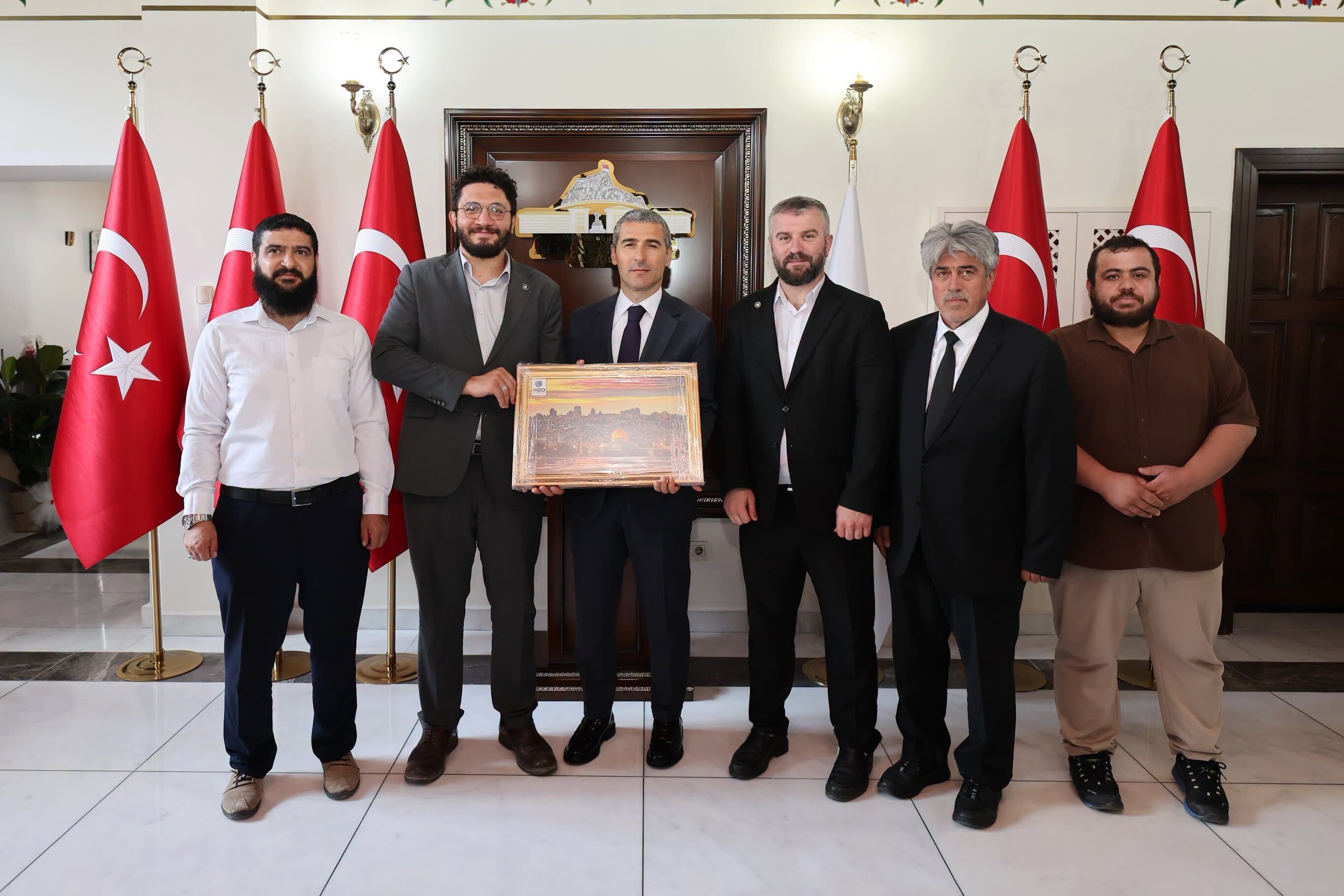 Afyon Valiliği'nde Yoğun Ziyaret Trafiği3