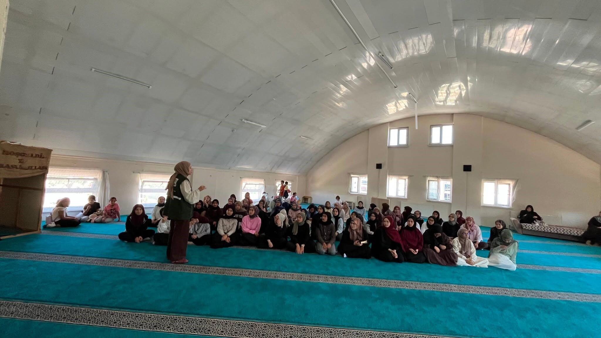 Afyon'da Öğrencilerine 'Bağımlılıkla Mücadele' Seminerleri Düzenlendi (1)