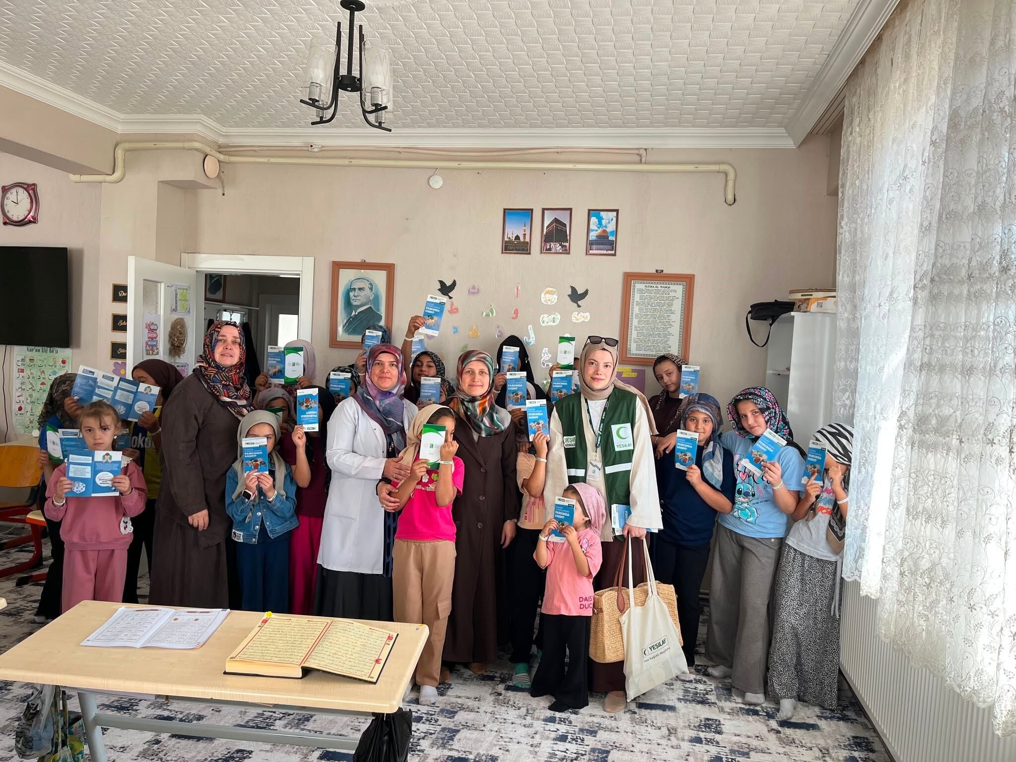 Afyon'da Öğrencilerine 'Bağımlılıkla Mücadele' Seminerleri Düzenlendi (2)