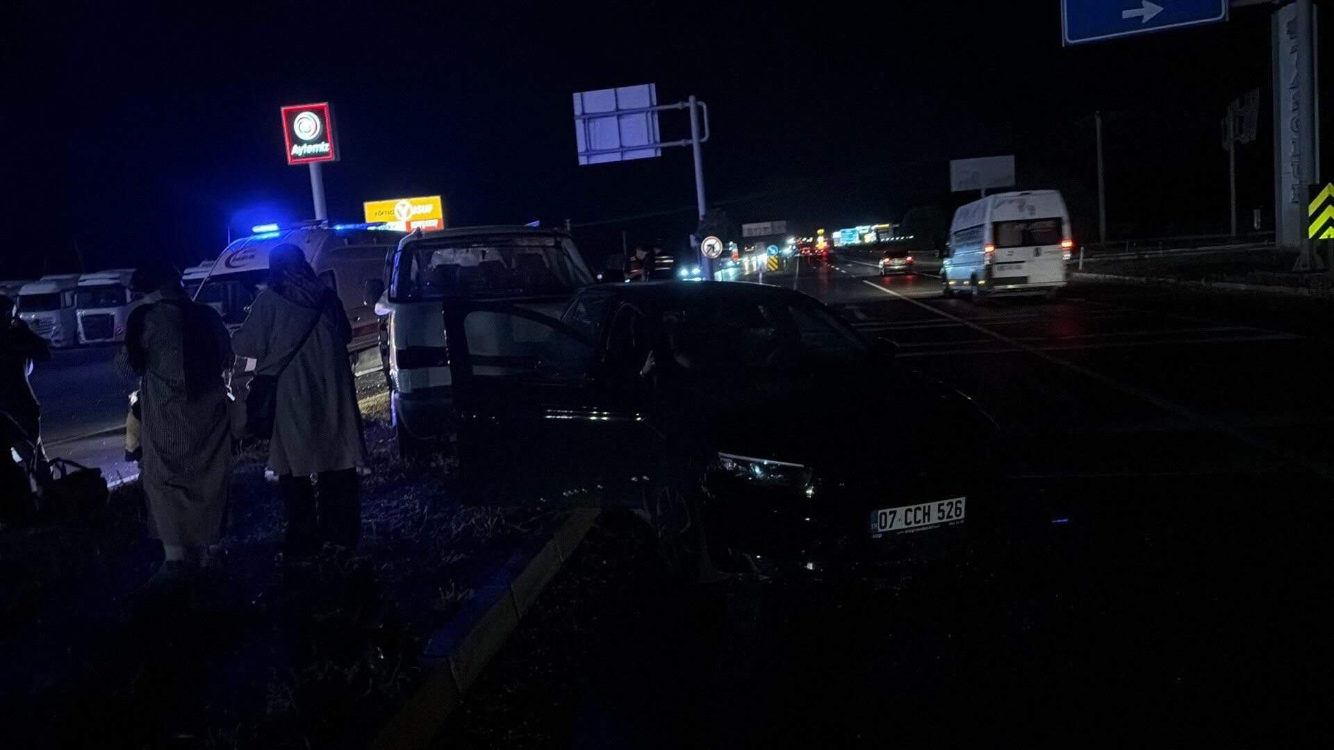 Afyonkarahi̇sar’da Feci̇ Kaza Kamyonet İle Otomobi̇l Çarpişti, 11 Yarali! (2)
