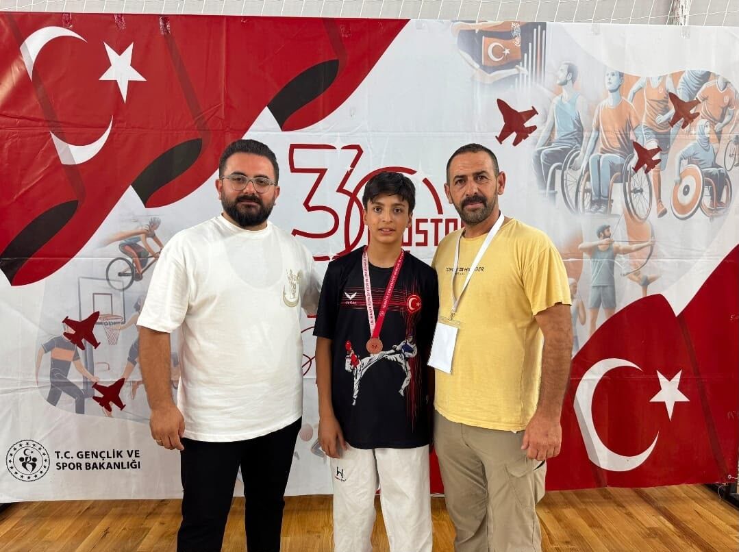Erkmen Belediye Spor Kulübü’nden Taekwondoda Çifte Gurur (1)