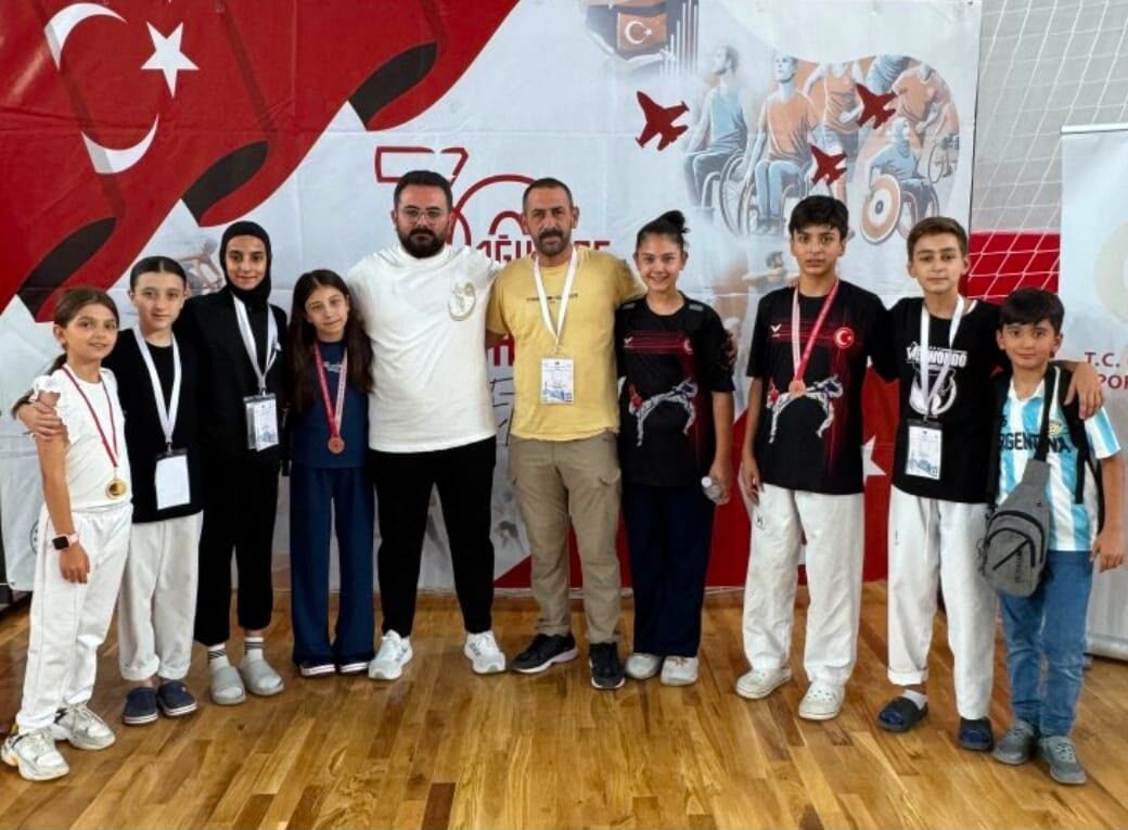 Erkmen Belediye Spor Kulübü’nden Taekwondoda Çifte Gurur (2)