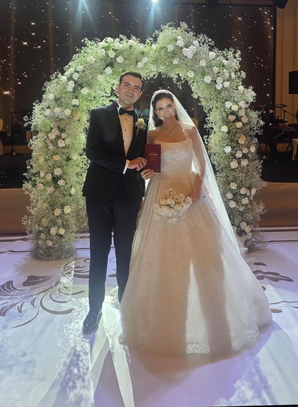Gülce Arabacı Ve Ömer Kocaşaban Dünyaevine Girdi (1)