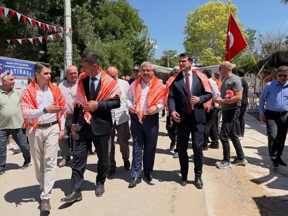 Mi̇lletveki̇li̇ Yurdunuseven Evci̇ler'de Üreti̇ci̇lerle Buluştu2