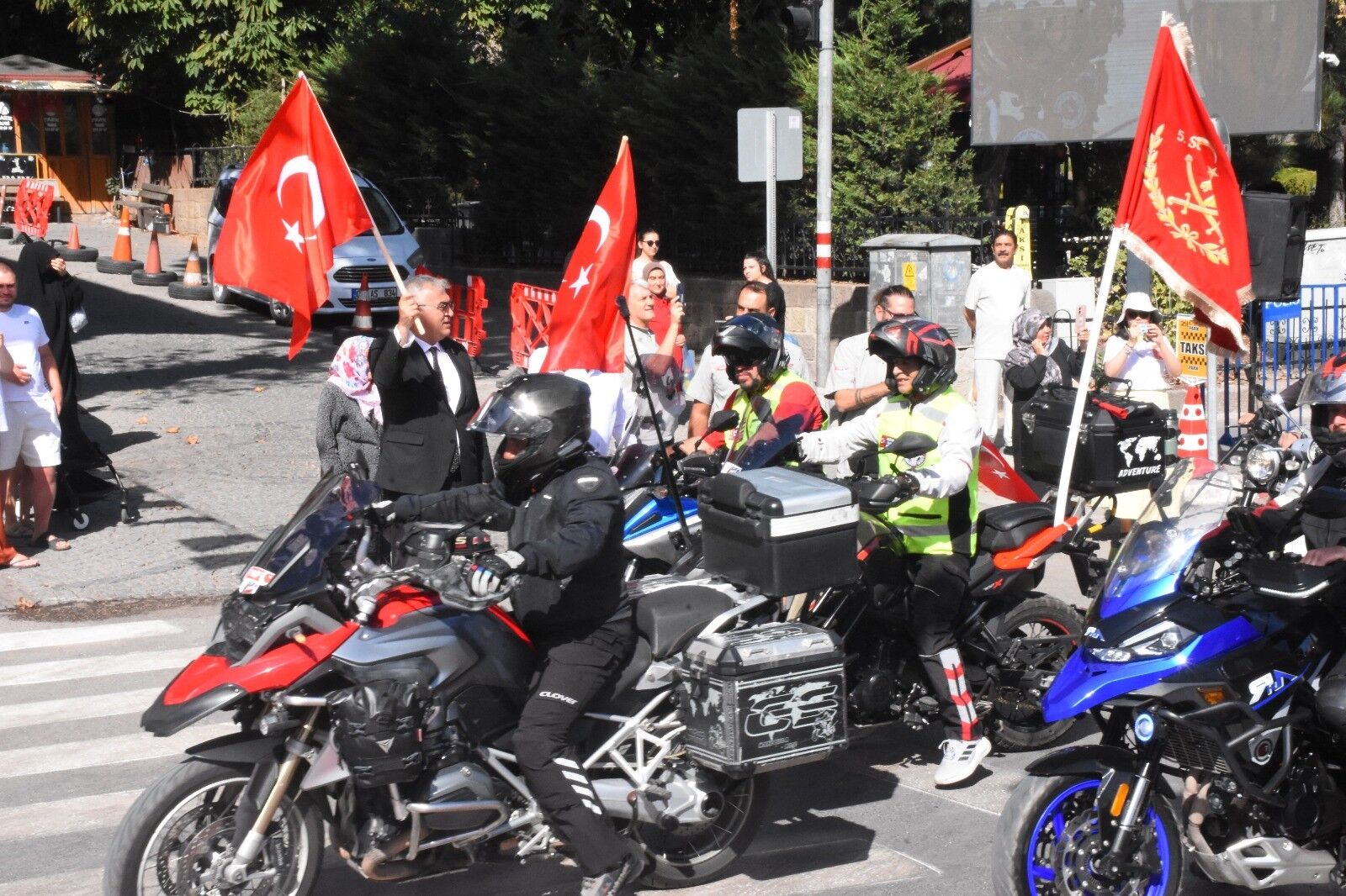 Motosiklet Tutkunlarından Kocatepe’ye Zafer Sürüşü (1)