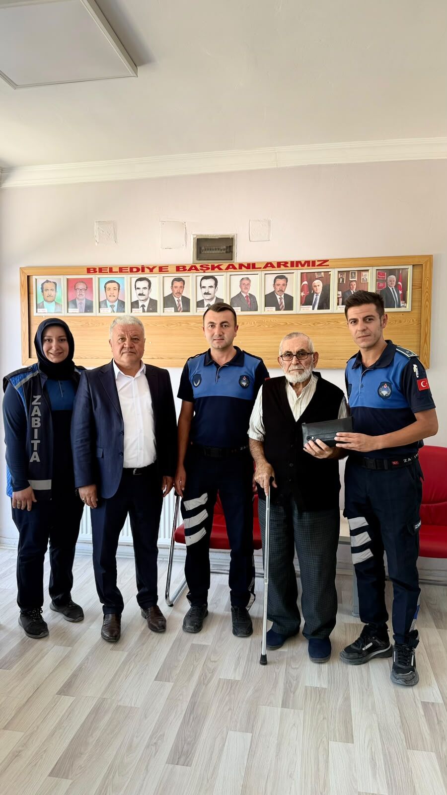 Yolda Bulduğu 8 Bin Euro’yu Zabıtaya Teslim Etti (2)