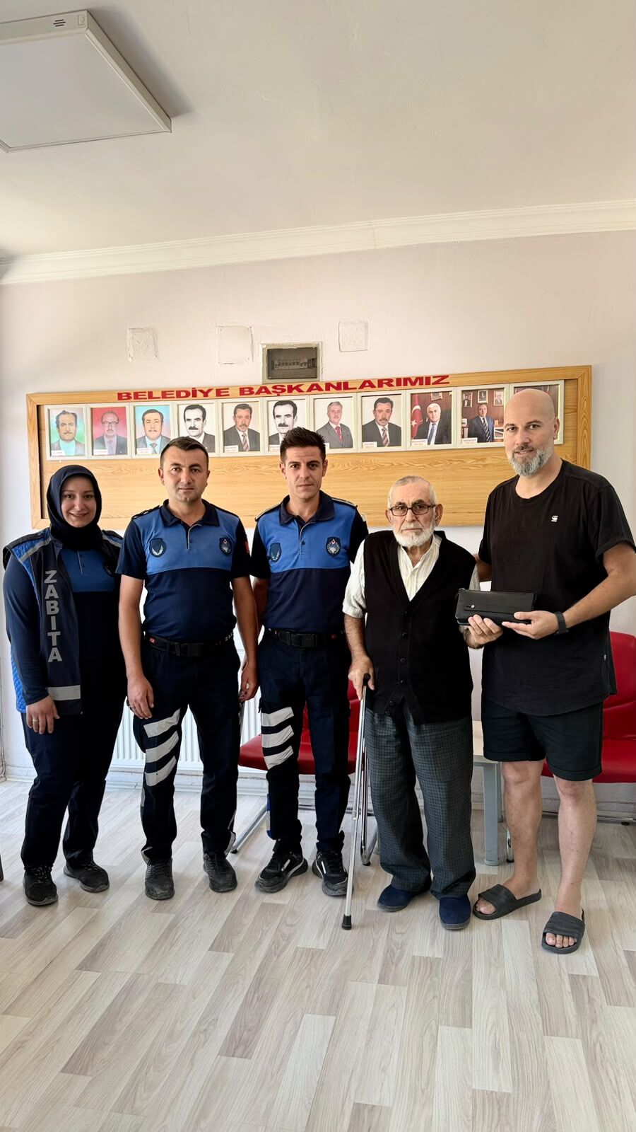 Yolda Bulduğu 8 Bin Euro’yu Zabıtaya Teslim Etti (3)