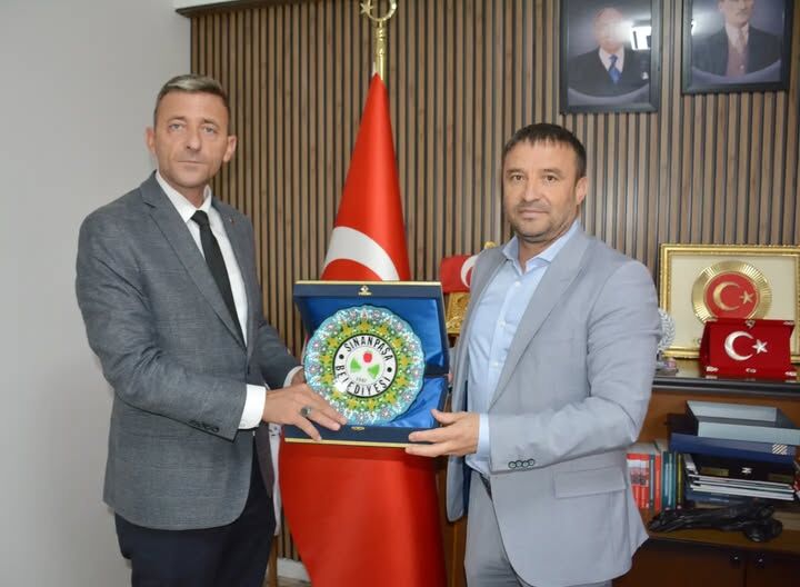 Ahmet Kahveci, Sinanpaşa Belediye Başkanı Yıldırım’ı ağırladı