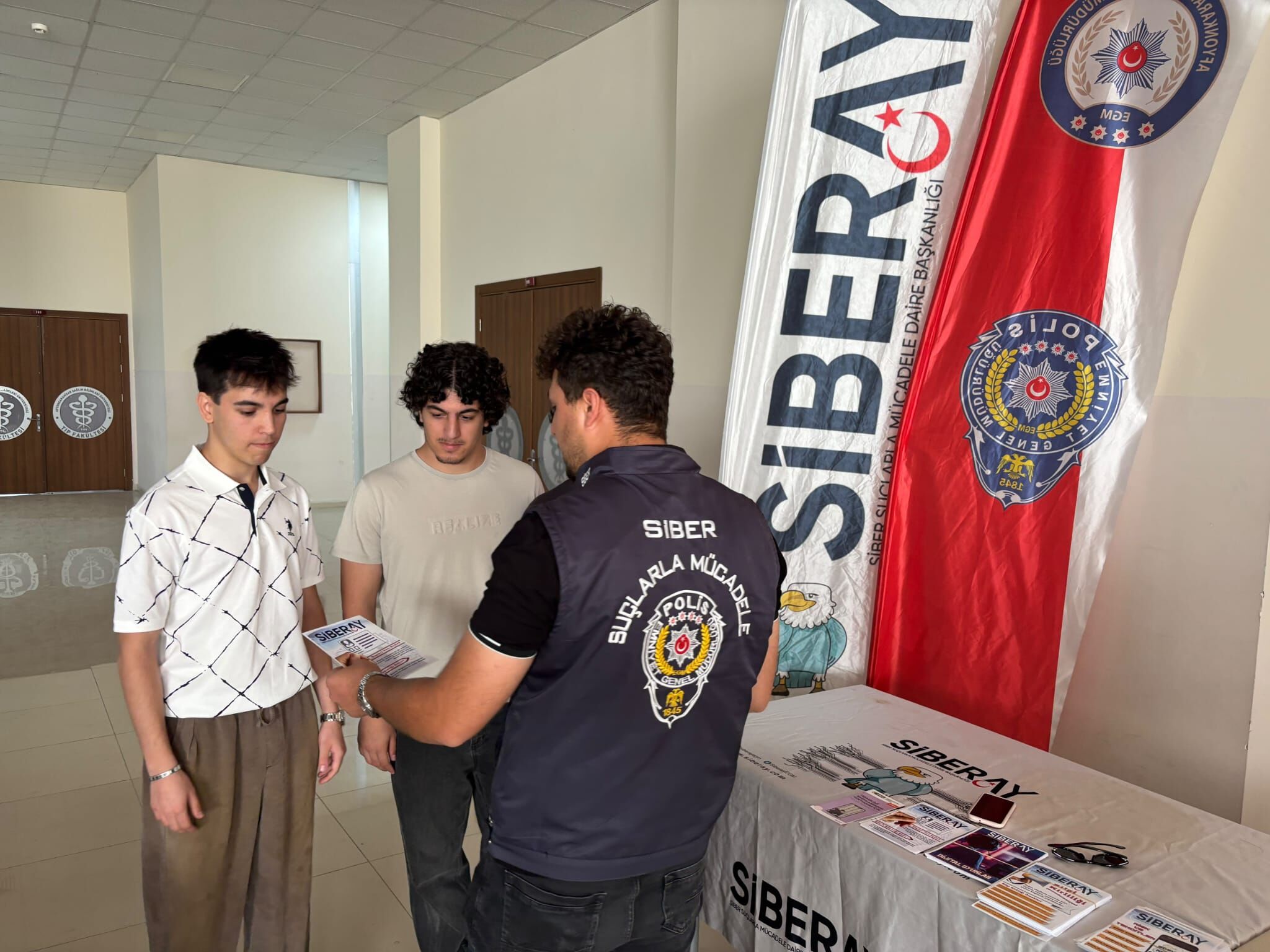 Afyon Emniyeti’nden Afsü Öğrencilerine Güvenlik Eğitimi (4)