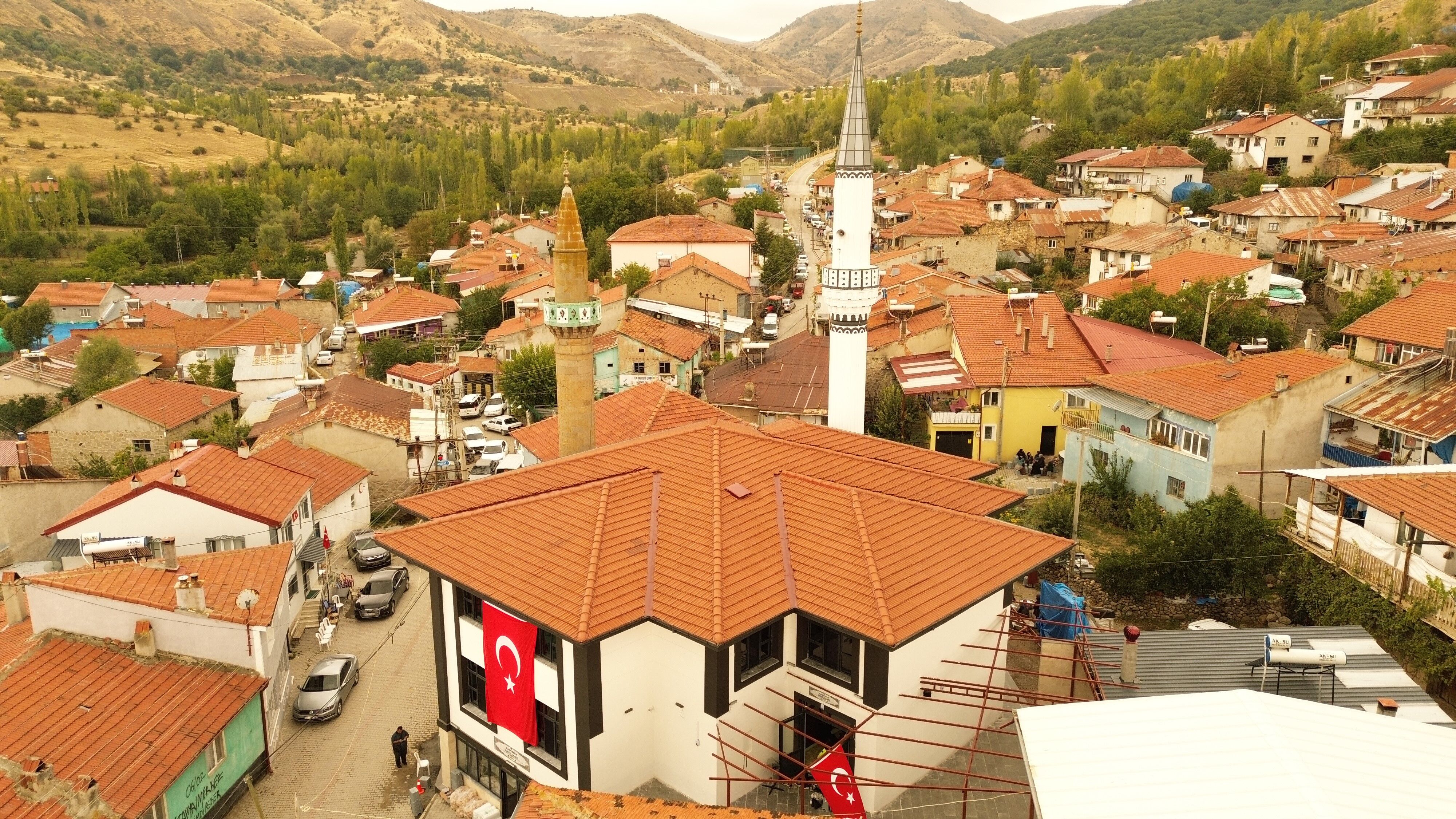 Afyon’da Başören Cami dualarla ibadete açıldı