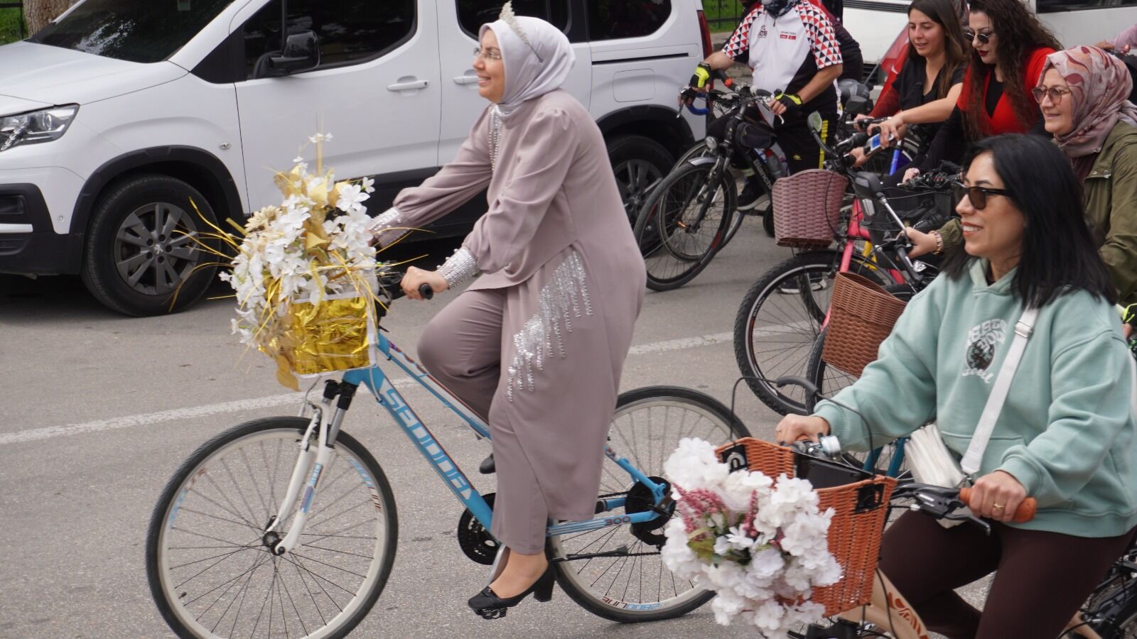 Afyon'da Kadınlar 9. Kez Pedal Çevirdi (5)
