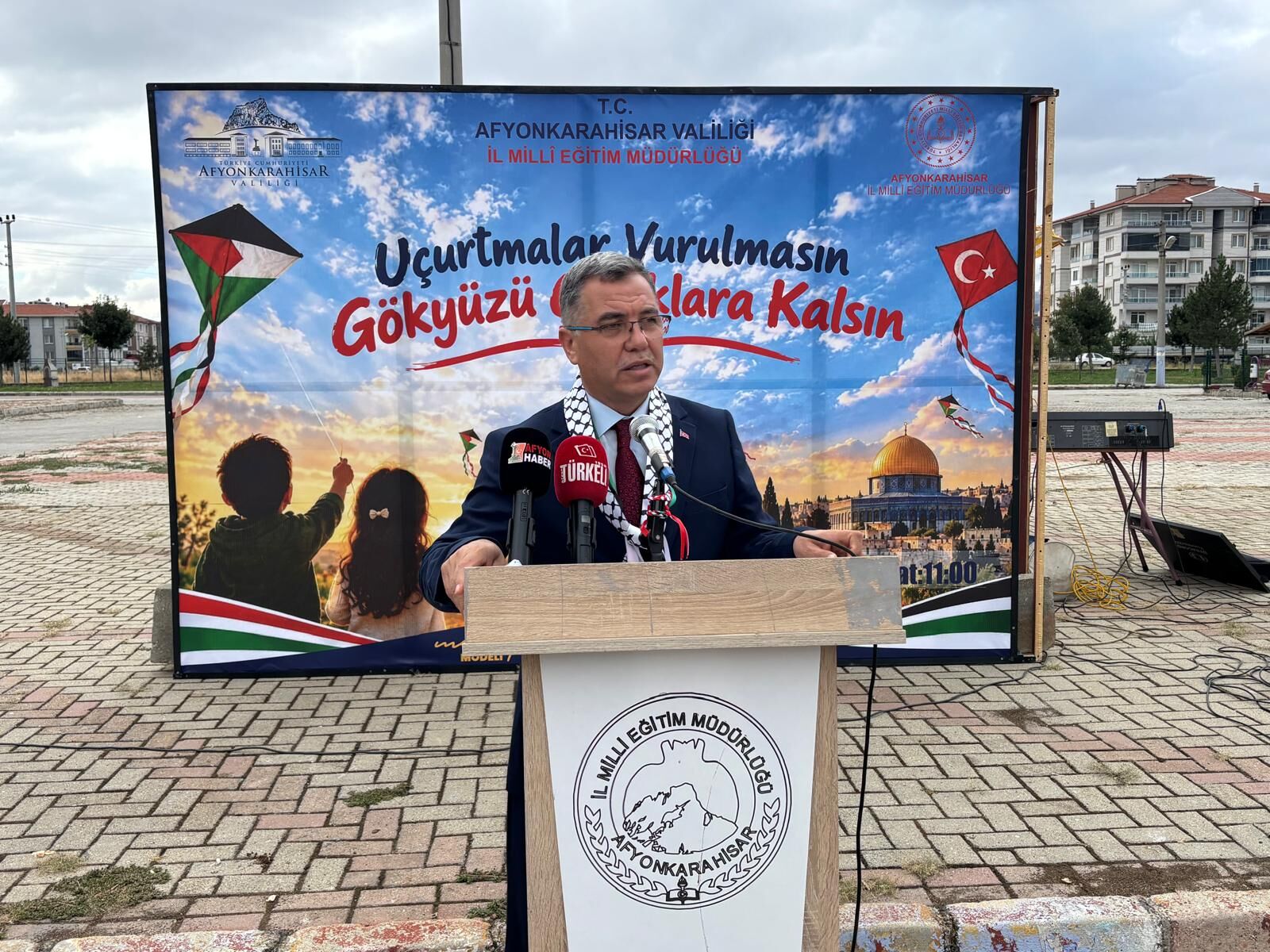 Afyon'da Uçurtmalar Vurulmasın, Gökyüzü Çocuklara Kalsın (1)