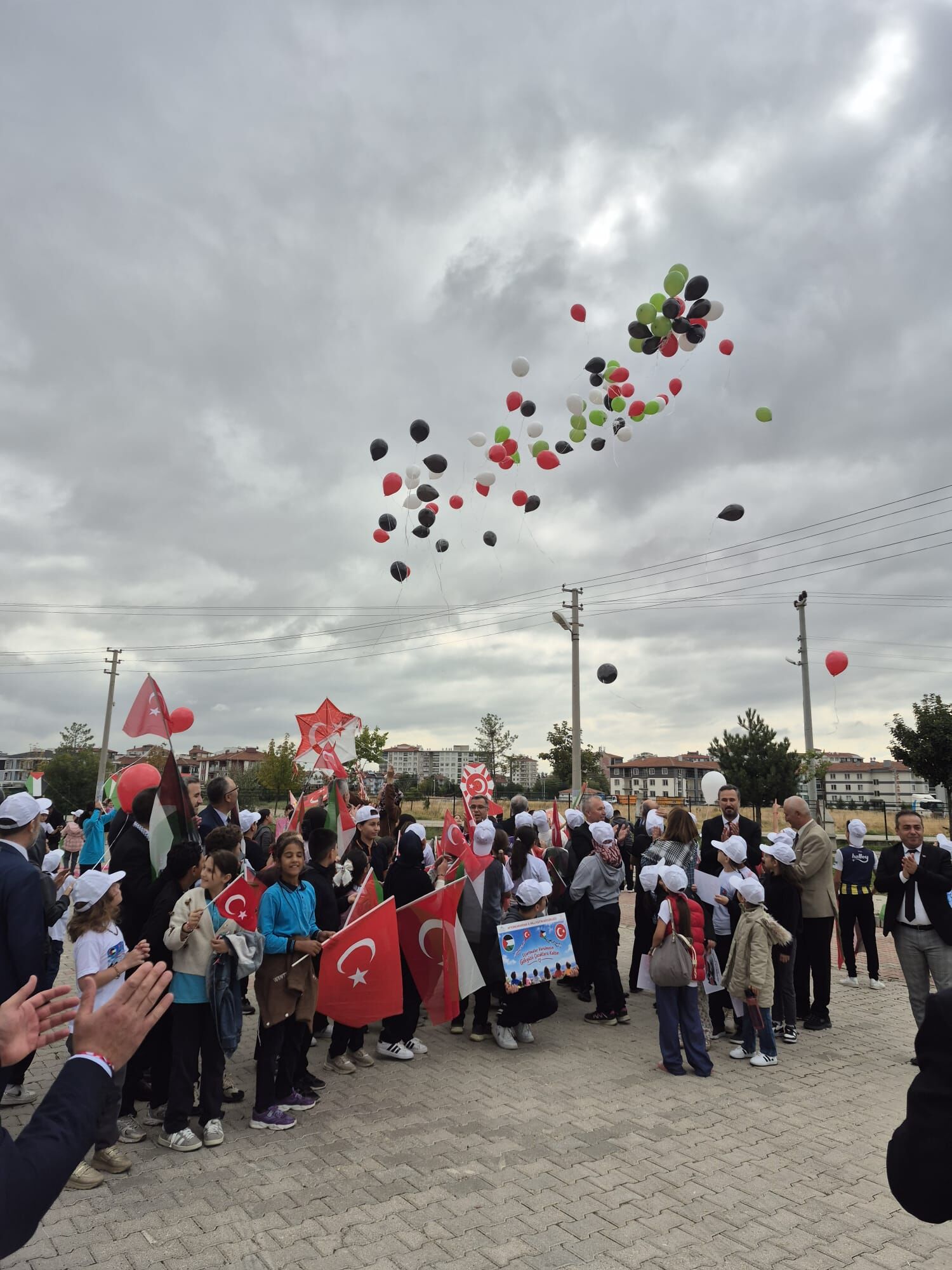 Afyon'da Uçurtmalar Vurulmasın, Gökyüzü Çocuklara Kalsın (6)