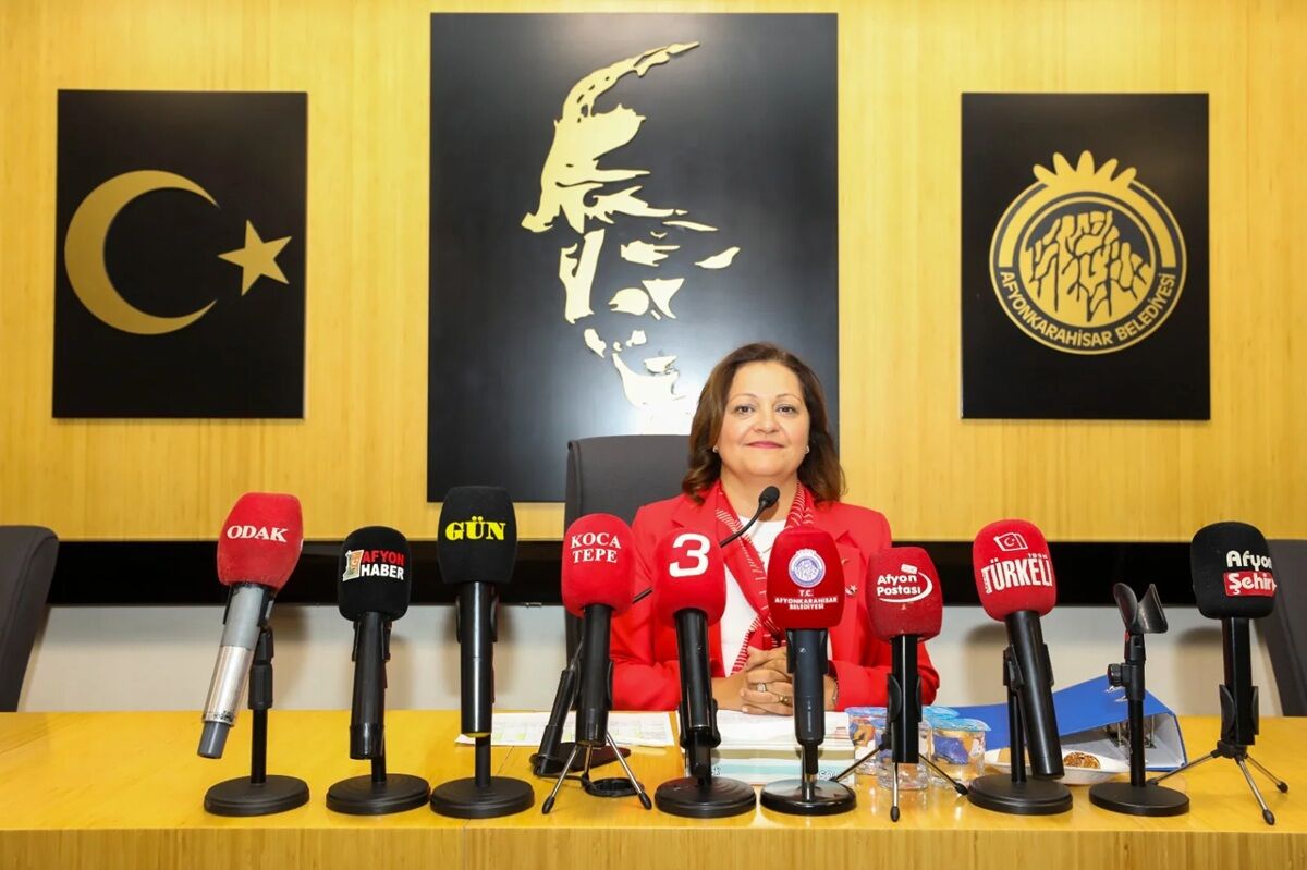 Baskan Burcu Koksal-2