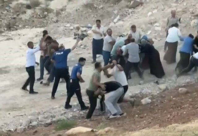 İki Grup Arasında Taşlı Sopalı Kavga (3)