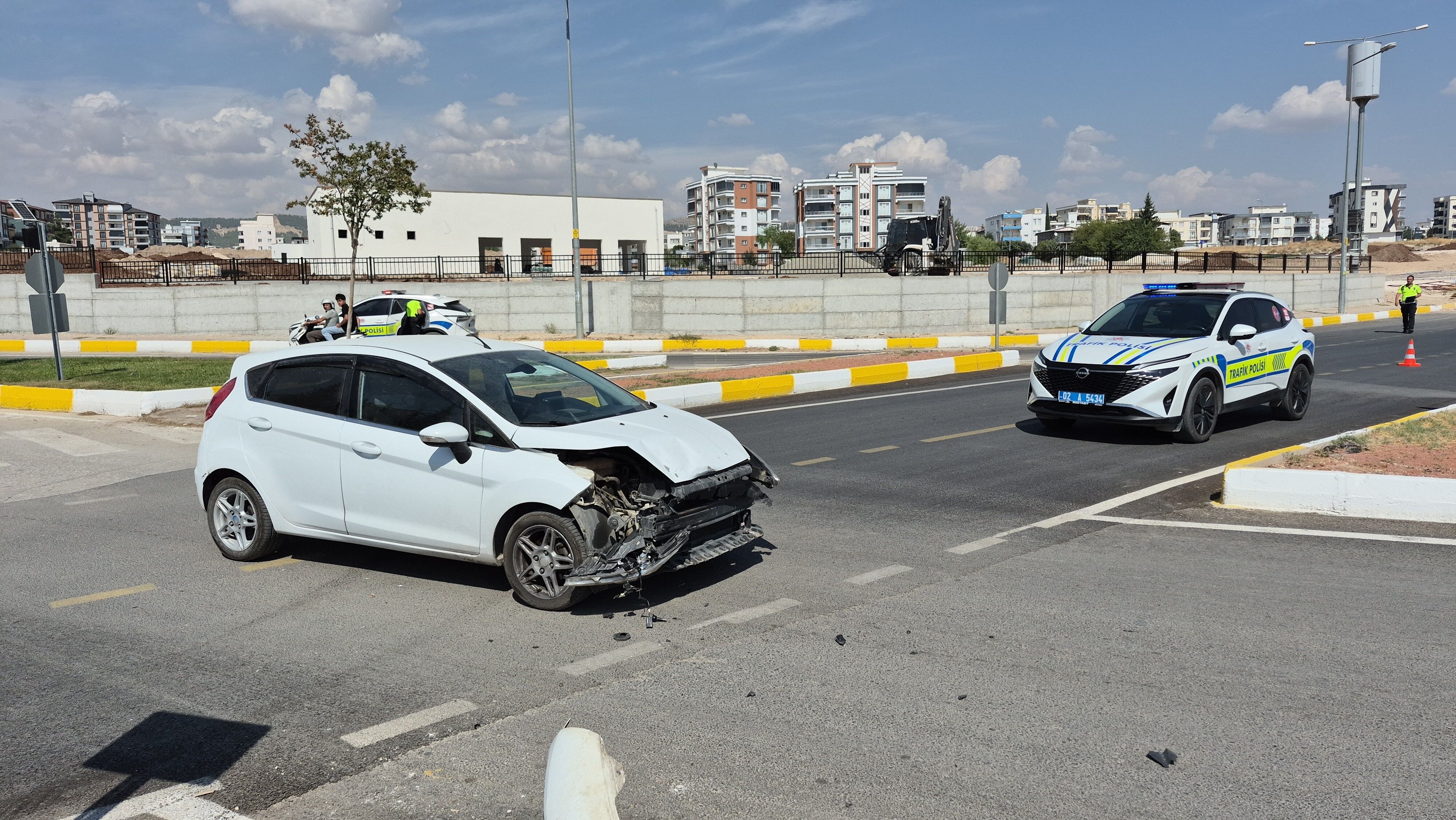 İki Otomobil Çarpıştı 3 Yaralı (1)