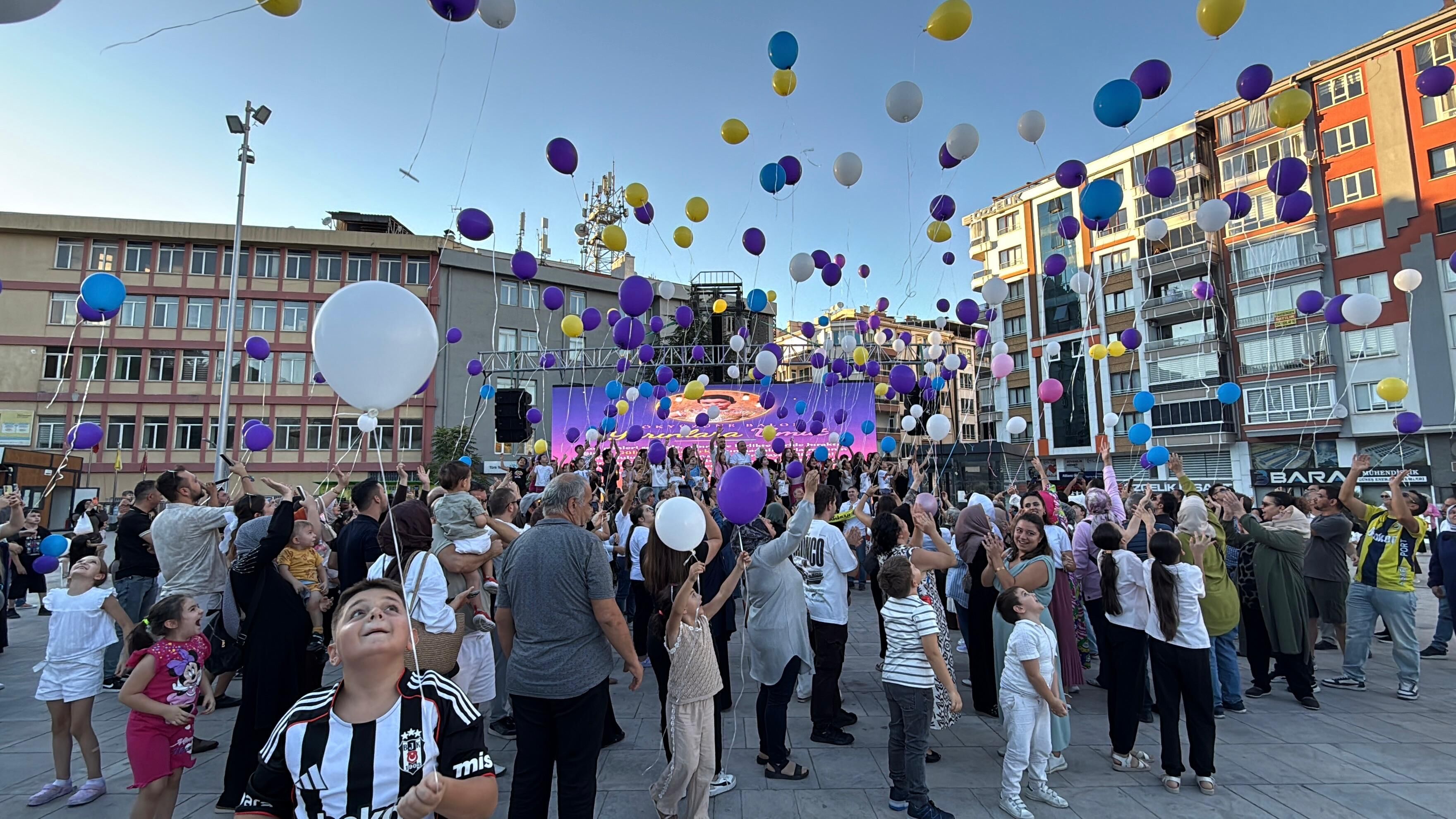 Kanseri Yenen Gülsüm Efsa Için Gökyüzü Balonlarla Doldu (2)