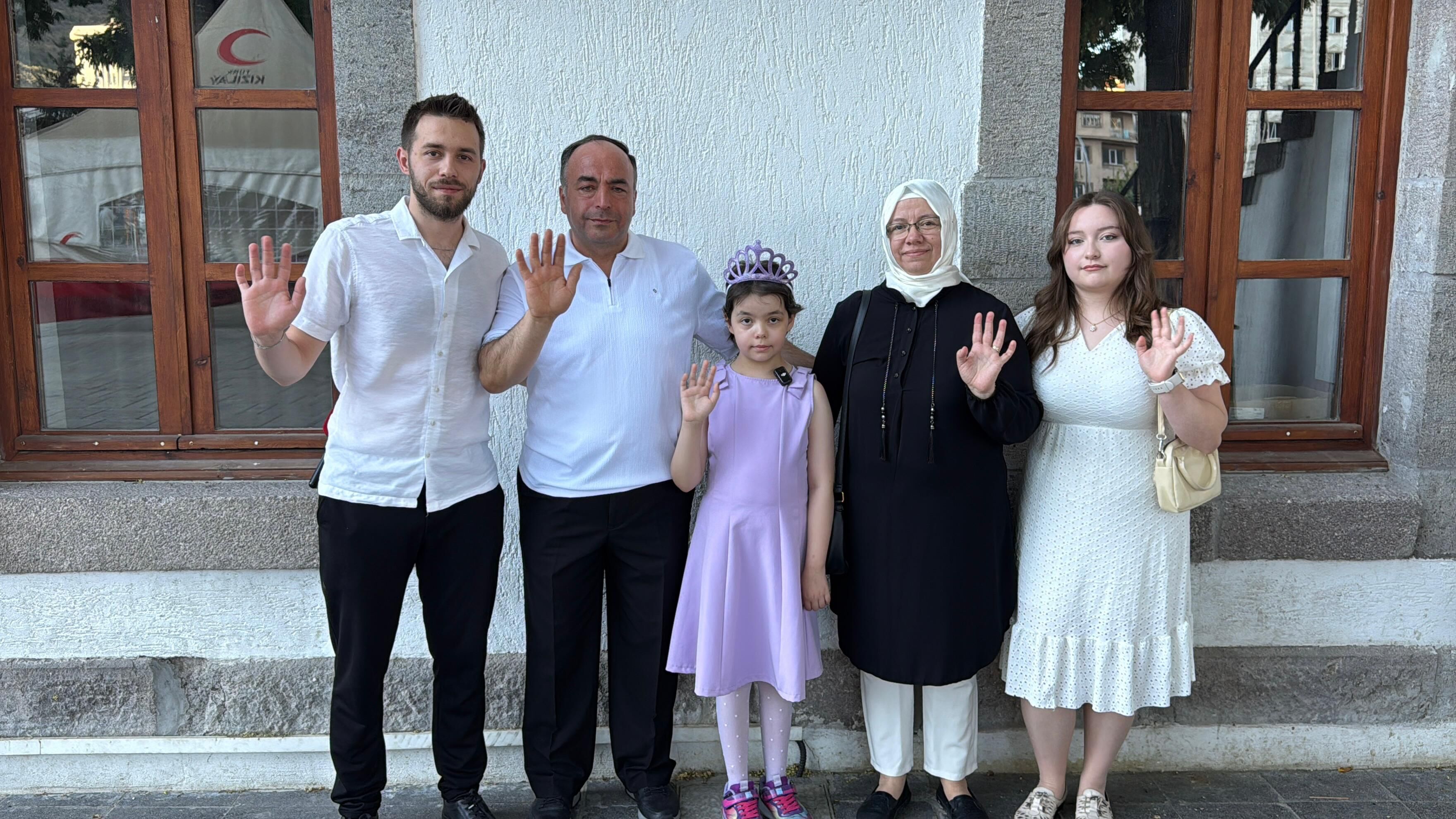 Kanseri Yenen Gülsüm Efsa Için Gökyüzü Balonlarla Doldu (4)