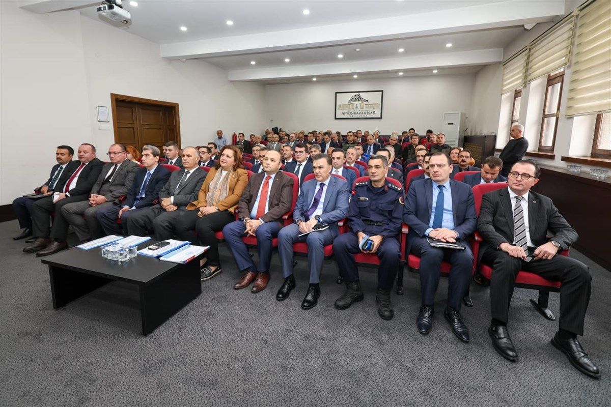AFYON’DA 54 MİLYAR TL’LİK 992 PROJENİN 259’U TAMAMLANDI (1).jpg