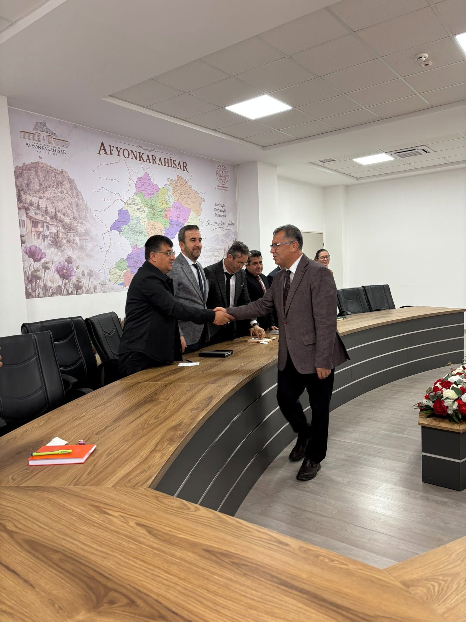 AFYON’DA EĞİTİM GÜNDEMİ MASAYA YATIRILDI (2).jpg