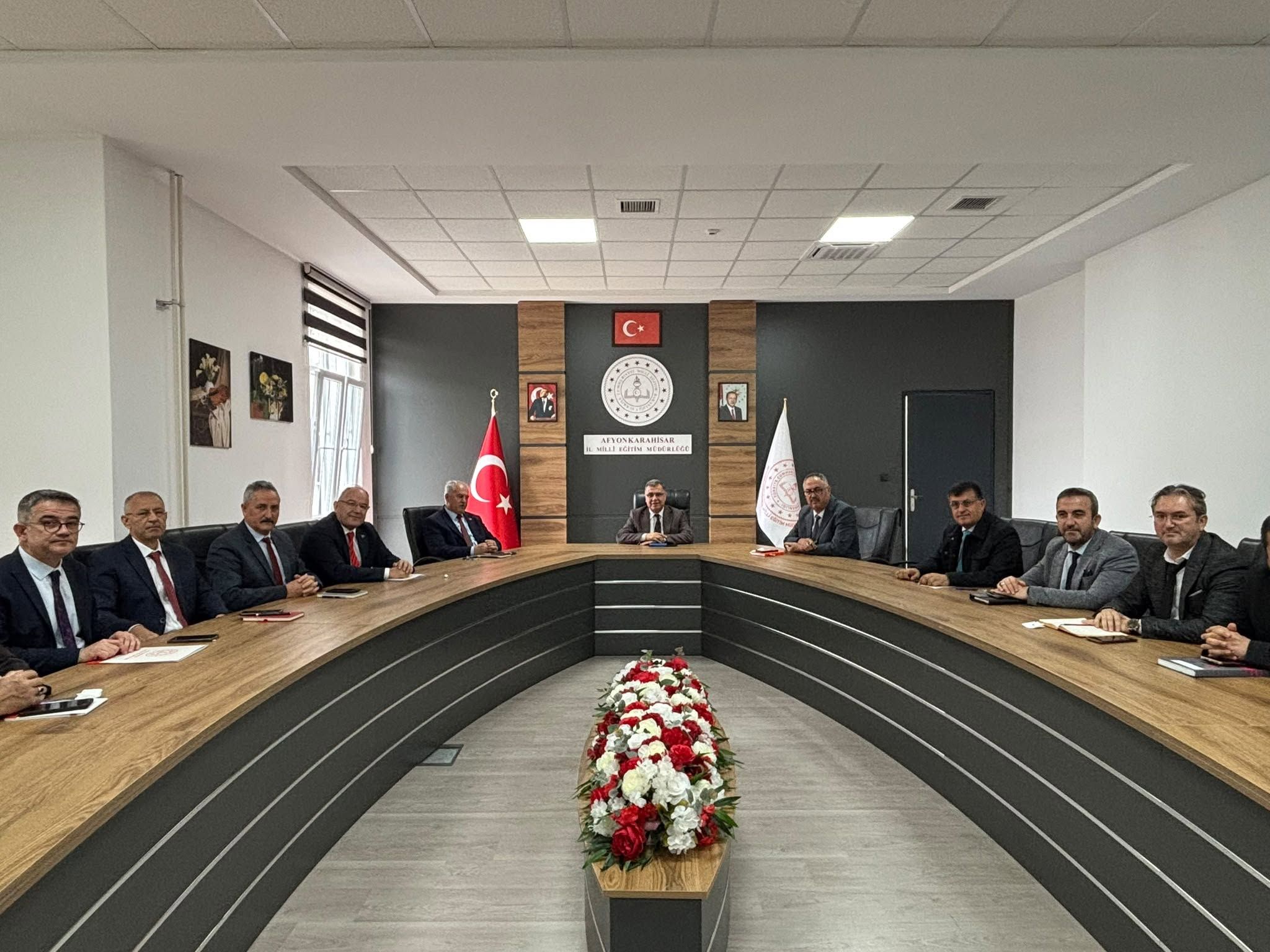 AFYON’DA EĞİTİM GÜNDEMİ MASAYA YATIRILDI (4).jpg