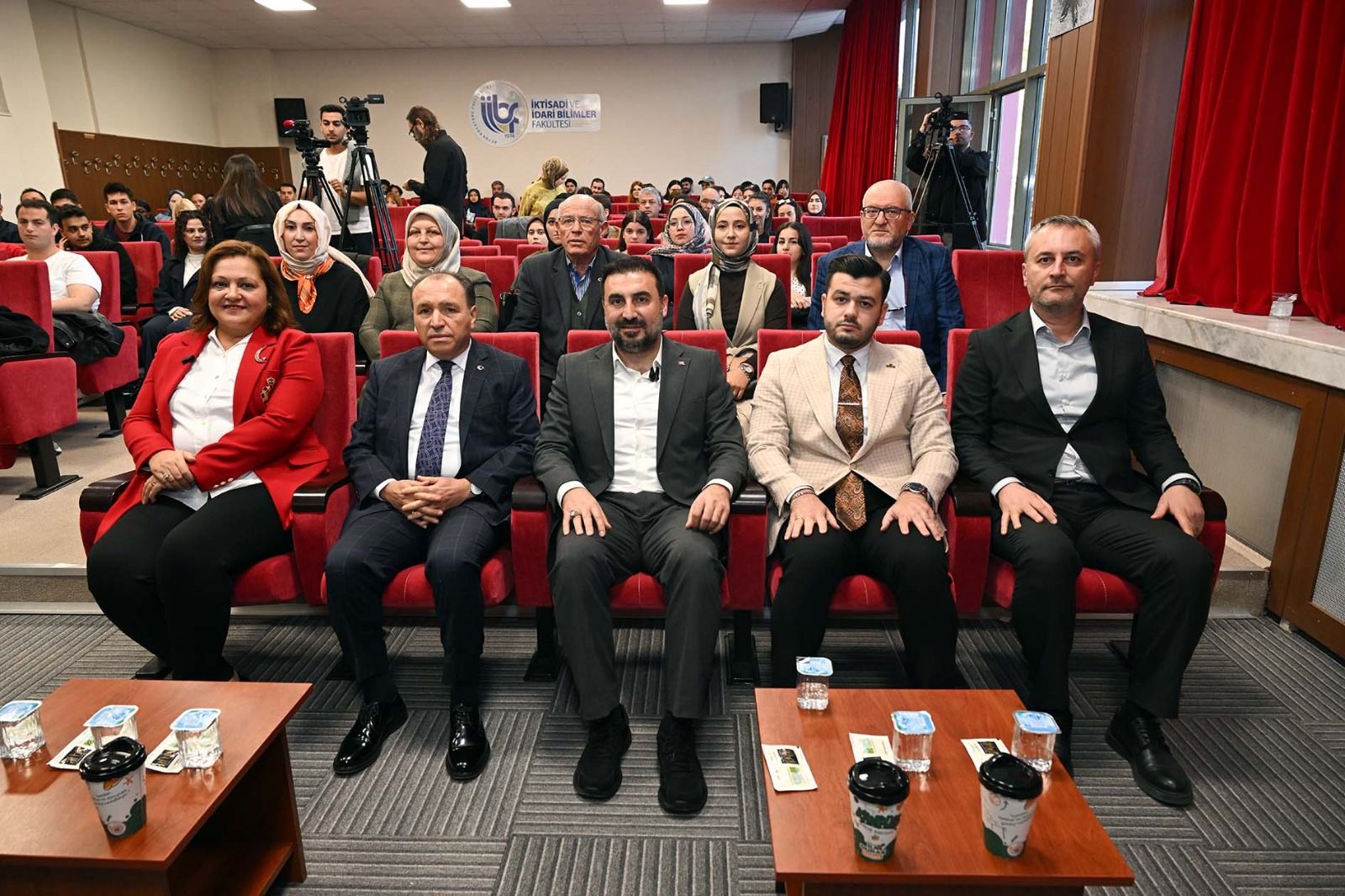 Akü’de “Kampüs Hattı” Programı Yoğun İlgi Gördü (3)