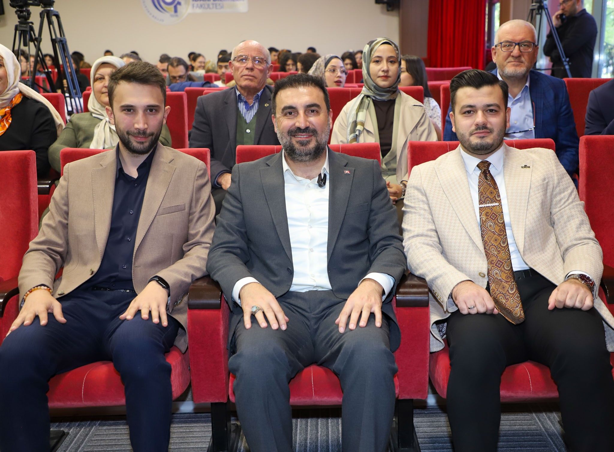 Akü’de “Kampüs Hattı” Programı Yoğun İlgi Gördü (5)