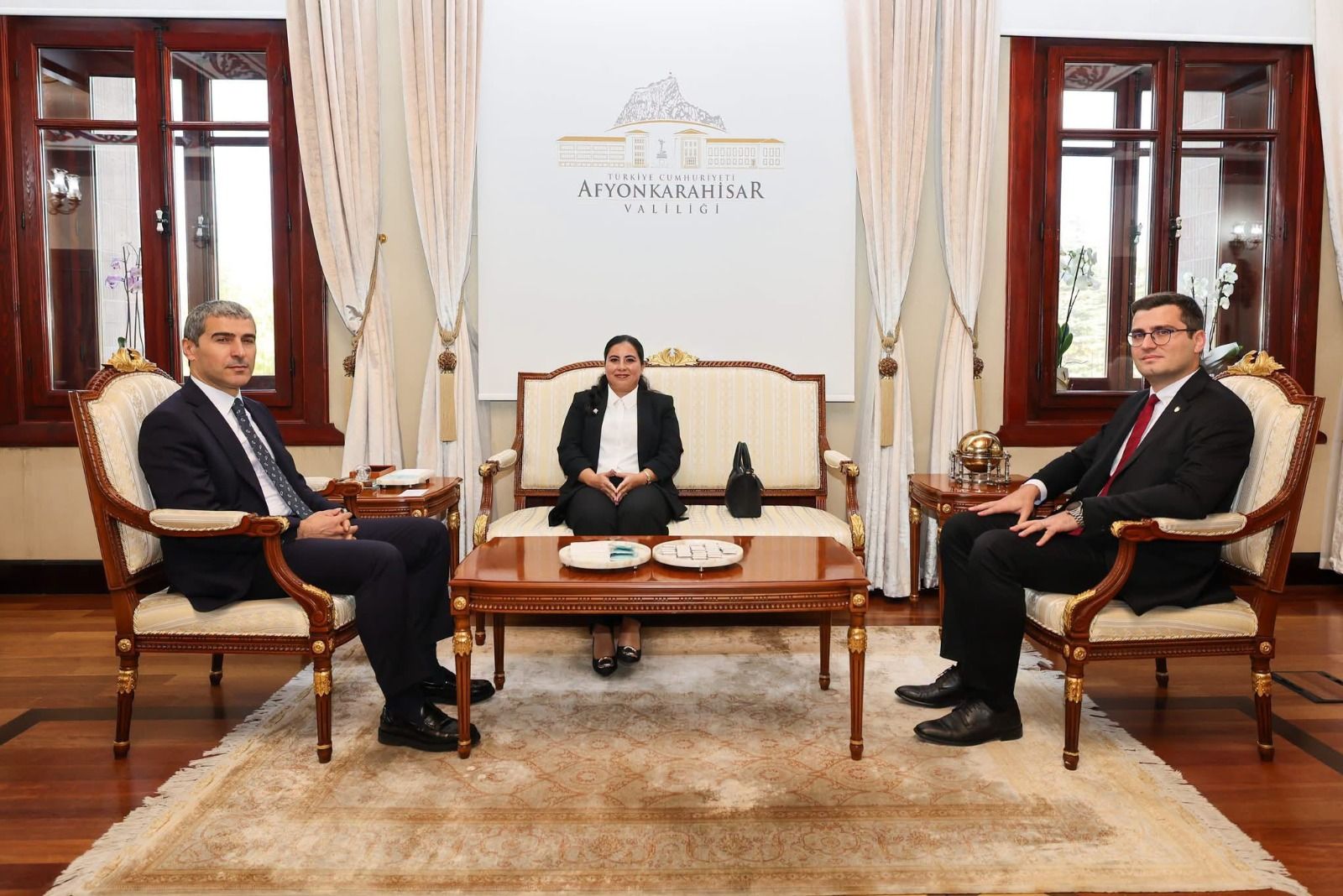 İyi̇ Partili Olgun'un Eleştirisine Eski Fotoğraflar Yanıt Veriyor! (3)