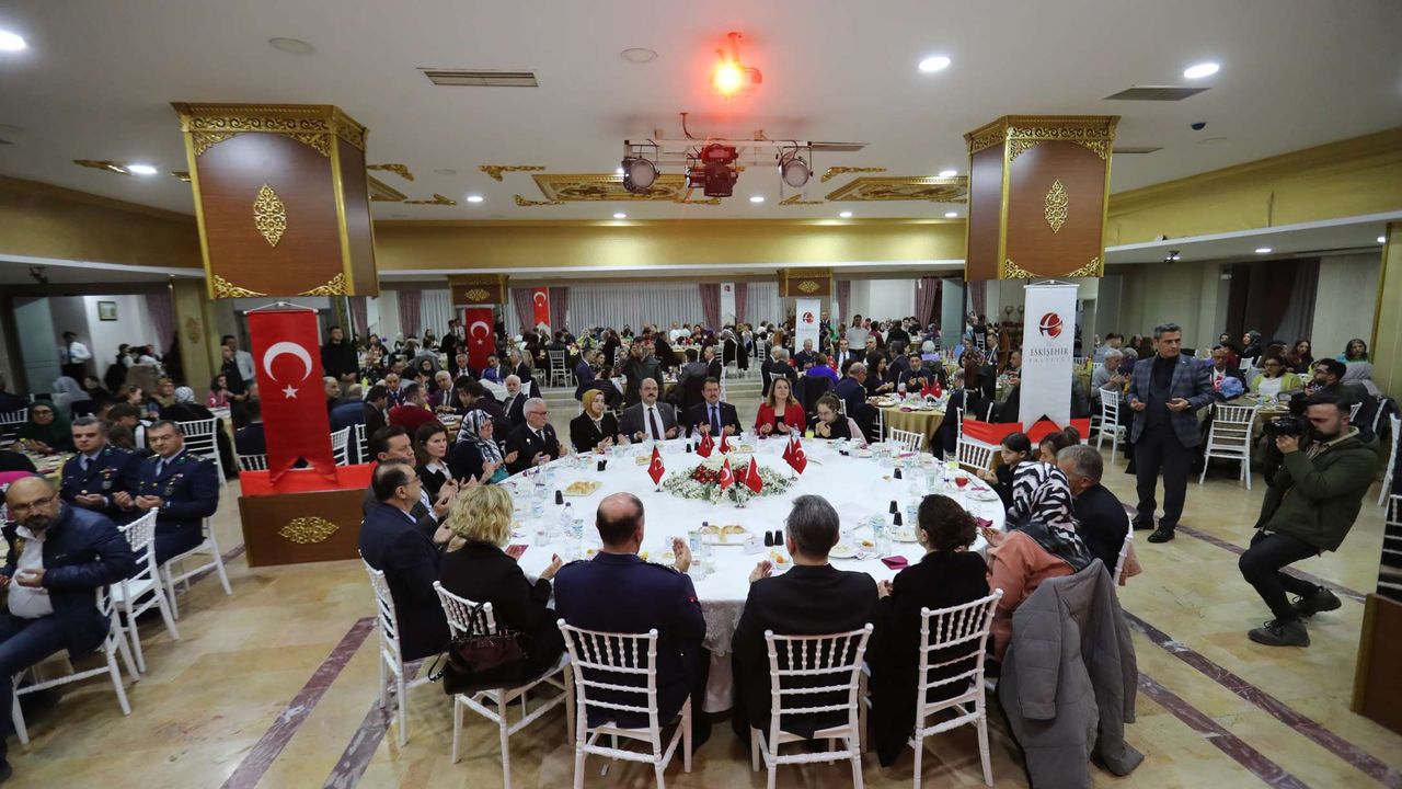 Kaymakamımız Ömer Ulu, Şehit Aileleri ve Gaziler Onuruna İftar Programına Katıldı