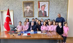 Atatürk İlkokulu Öğrencileri Kaymakam KALKAN'ı Ziyaret Etti