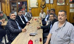 AK Partililer çay sohbetinde