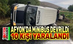 Afyon'da minibüs devrildi, 10 kişi yaralandı