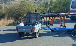 Afyon'da moped devrildi, 3 yaralı