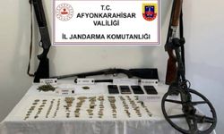 Afyon'da Jandarma'dan iki adrese baskın