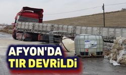 Afyon'da tır devrildi, sürücü yaralandı